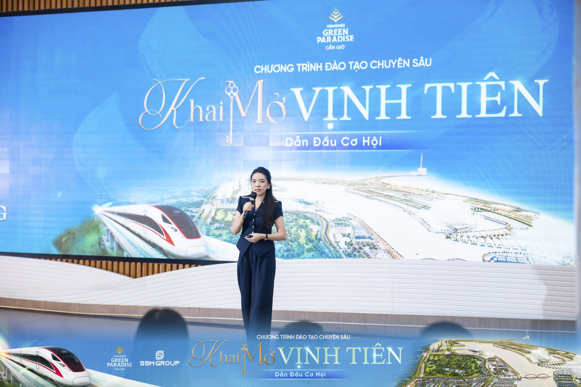 Ms. Nguyễn Thùy Dung – Chủ tịch HĐQT SSM Group trong buổi đào tạo