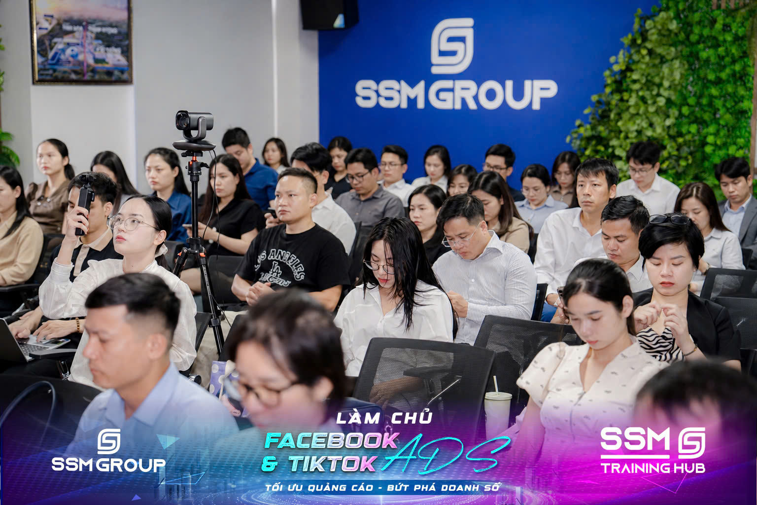 Đội ngũ kinh doanh SSM Group tham gia khóa học Facebook và TikTok Ads